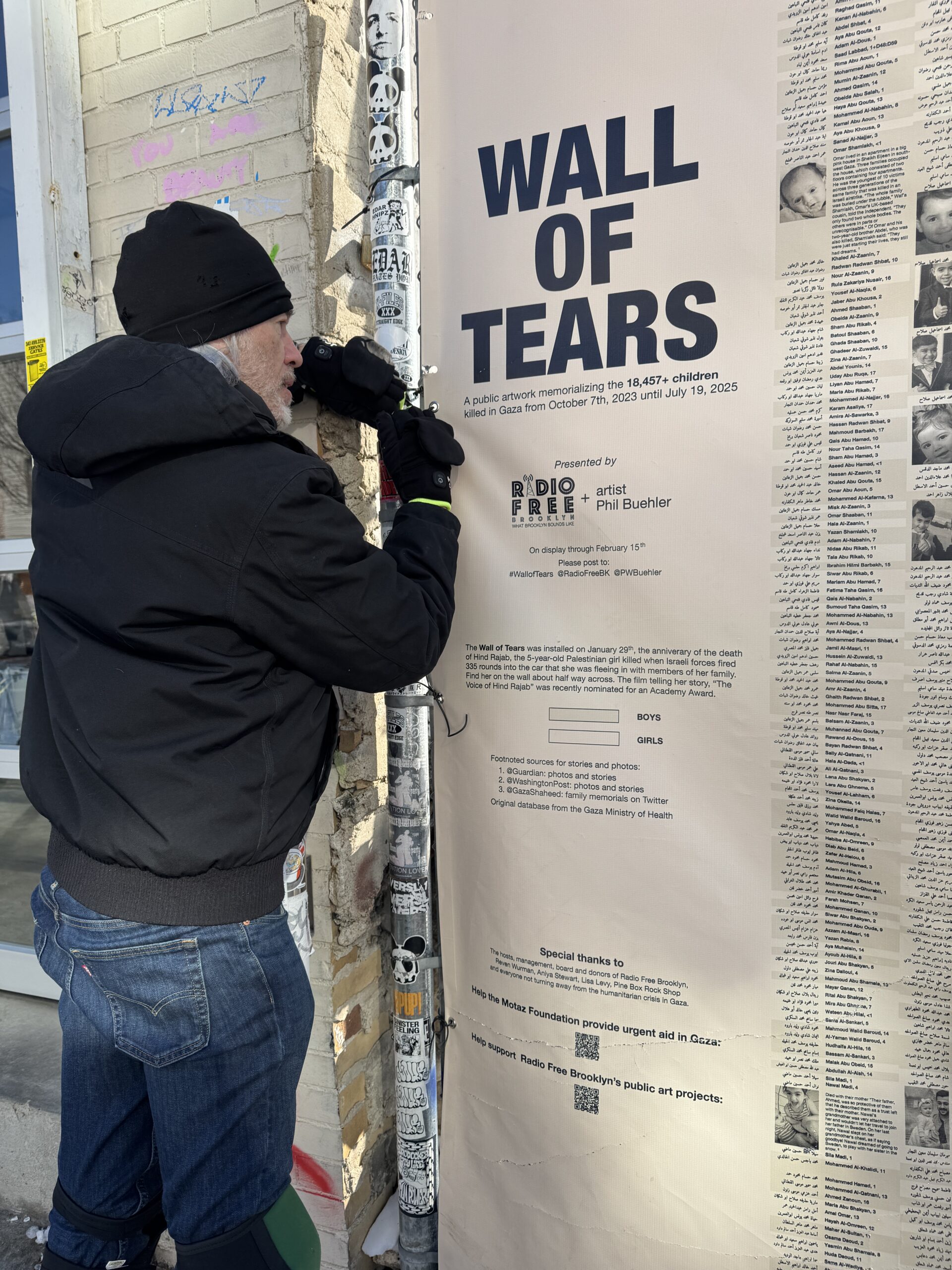 artist phil buehler at wall of tears-05